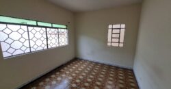 Casa para locação no bairro Nossa Sra. Aparecida