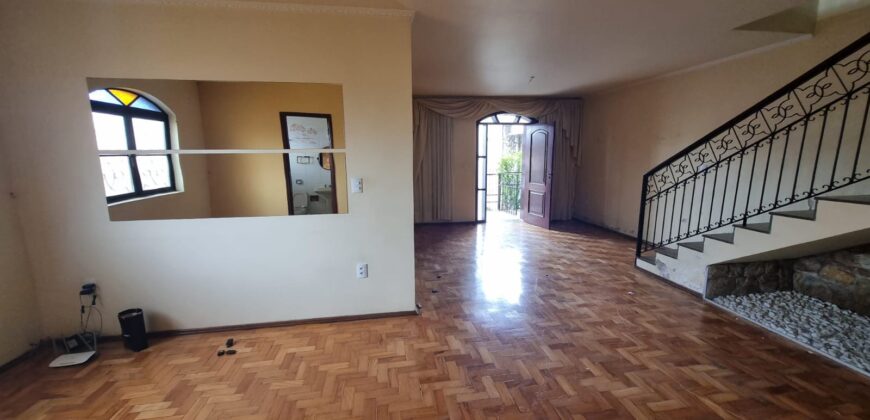 Casa para locação no Centro