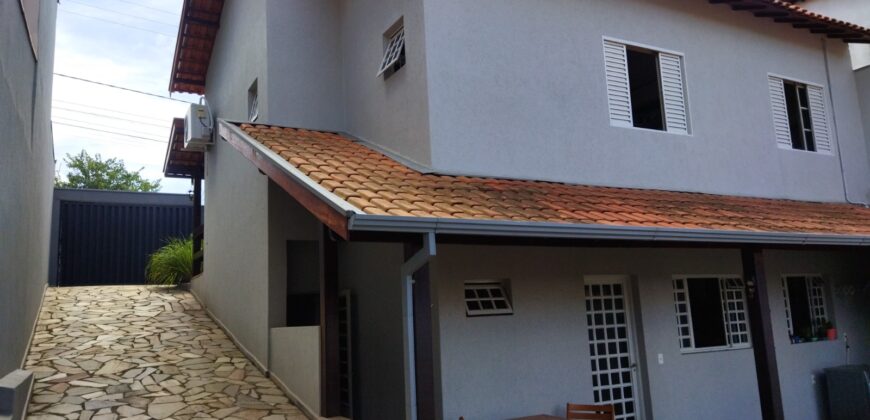 Casa à venda no bairro Colina Santa Barbara