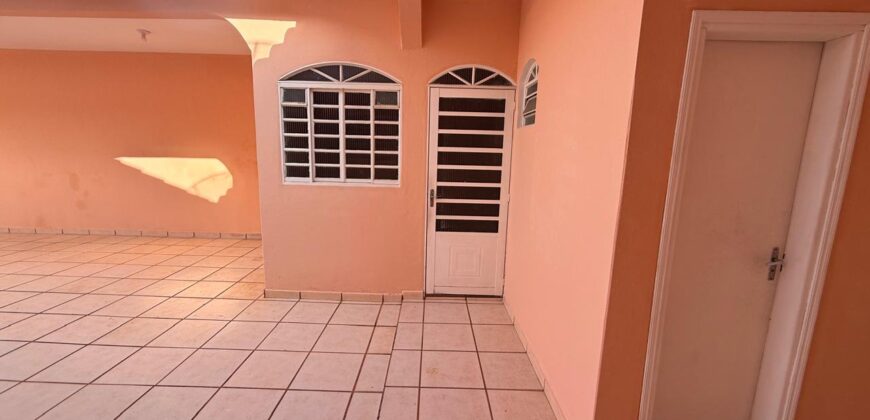 Casa para locação no bairro Fátima III