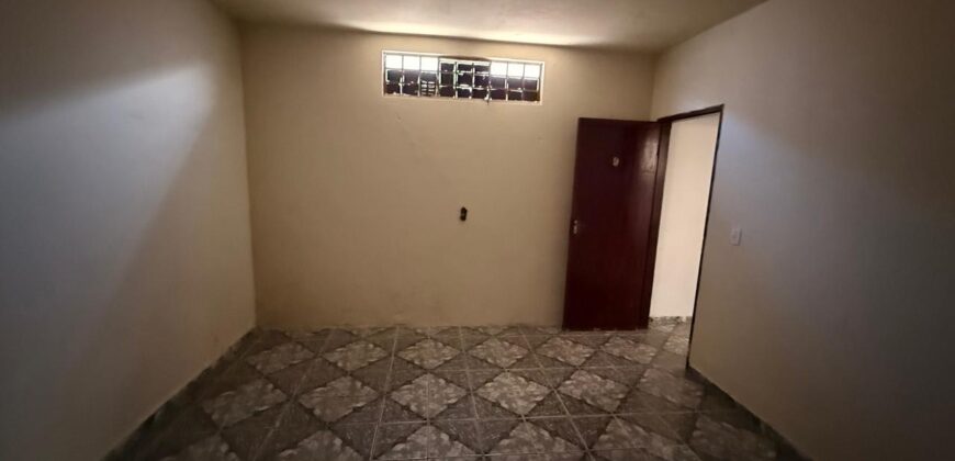 Casa para locação no bairro Jatobá