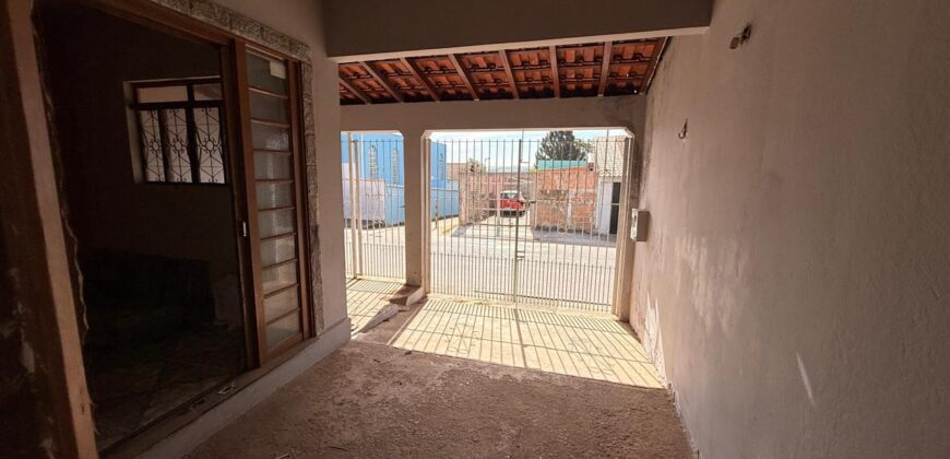 Casa para locação no bairro Jatobá