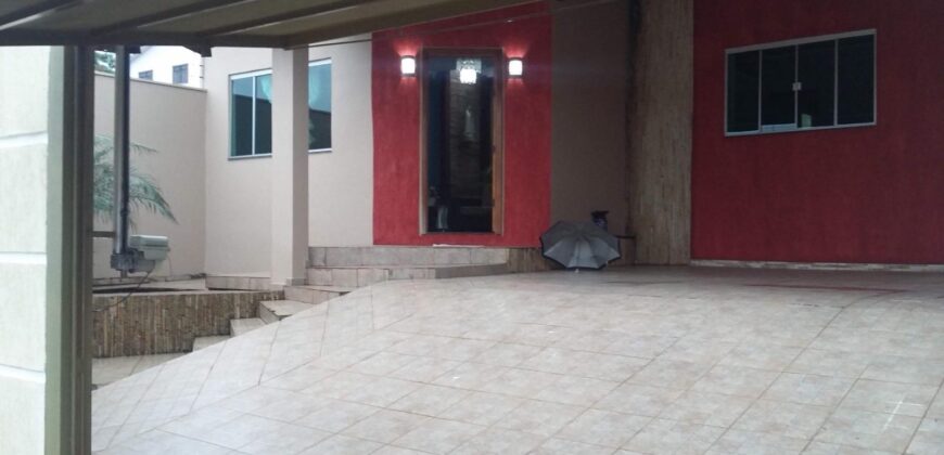 Casa à venda no bairro Colina Santa Barbara