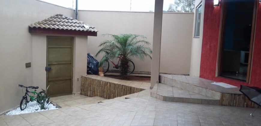 Casa à venda no bairro Colina Santa Barbara