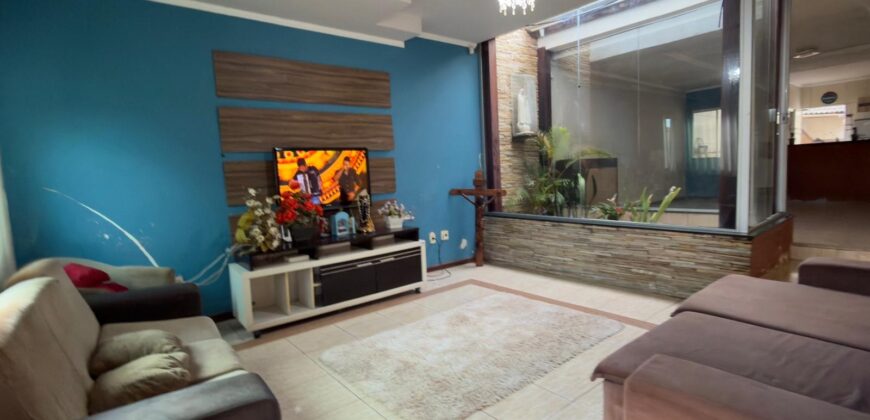 Casa à venda no bairro Colina Santa Barbara