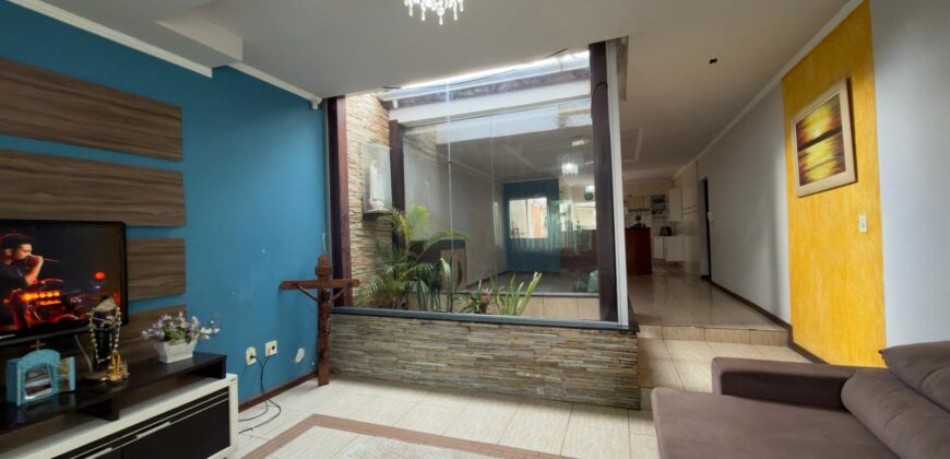 Casa à venda no bairro Colina Santa Barbara