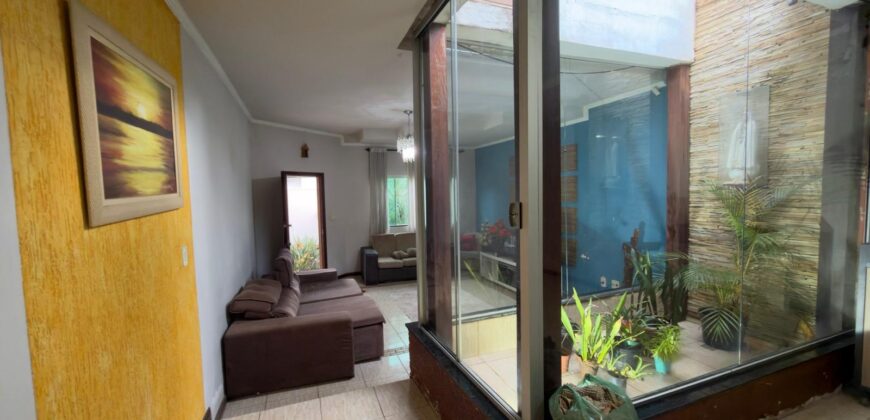 Casa à venda no bairro Colina Santa Barbara