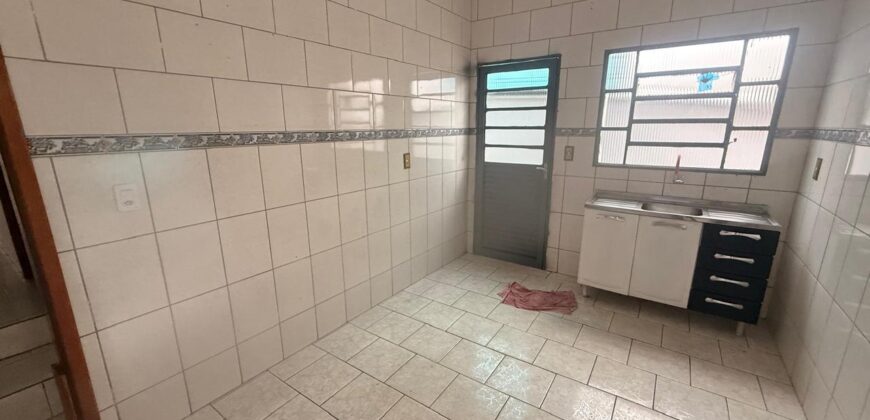 Casa para locação no bairro Cruzeiro