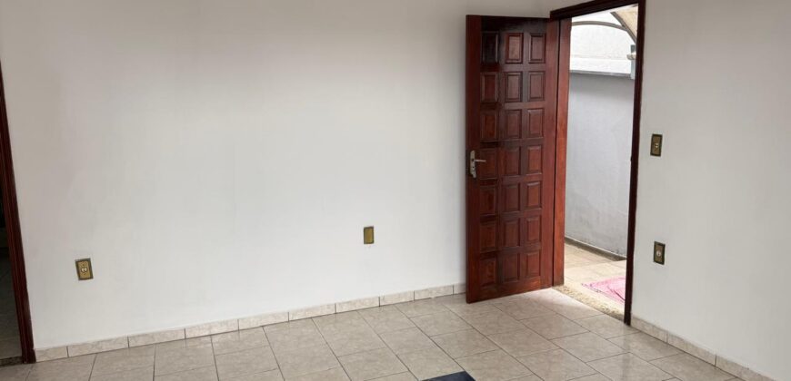 Casa para locação no bairro Cruzeiro